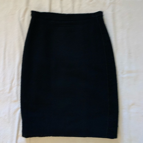 Chanel classic black tweed pencil skirt - Picture 1 of 4